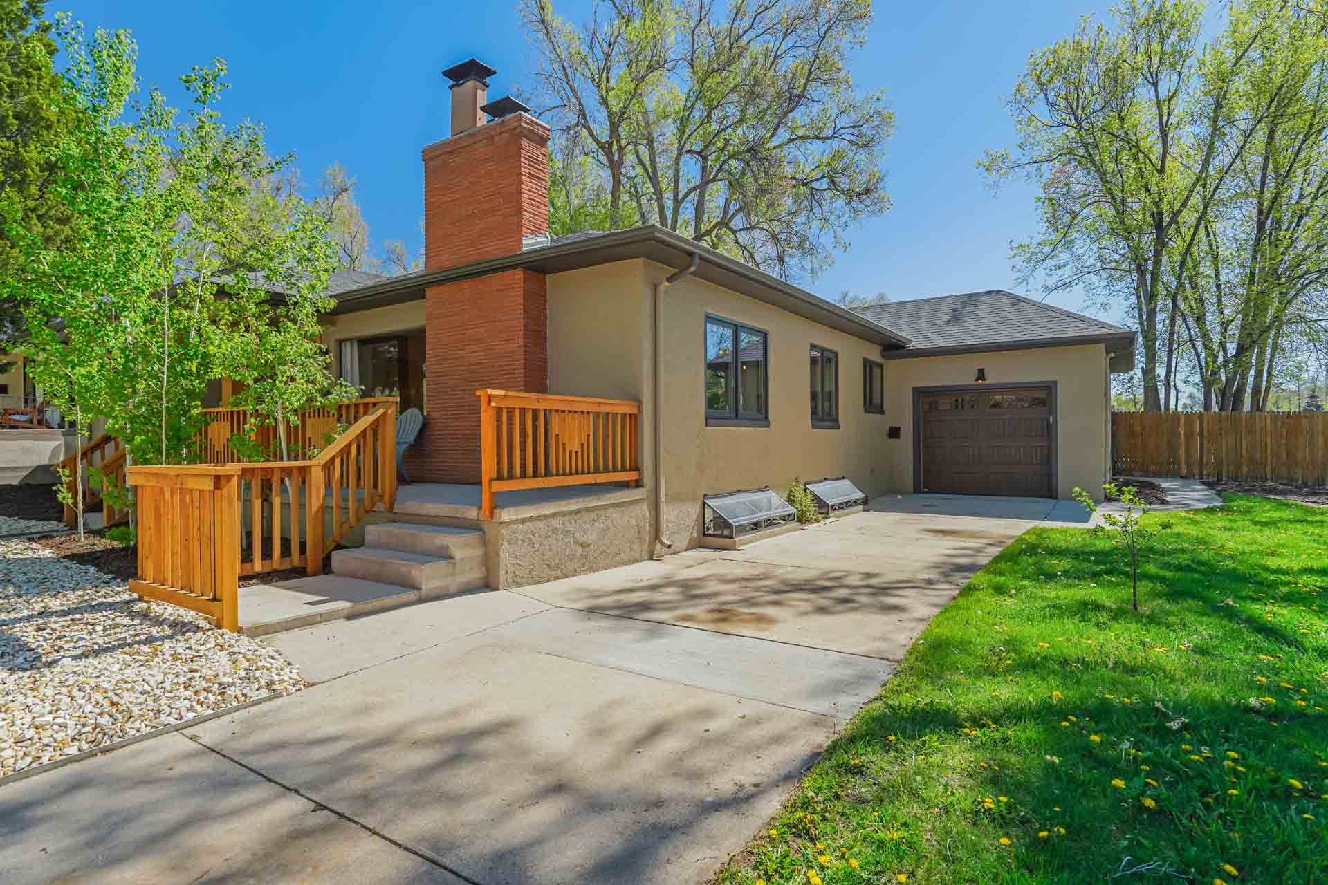 203 Farragut Ave presented by Jody Heffner FēD