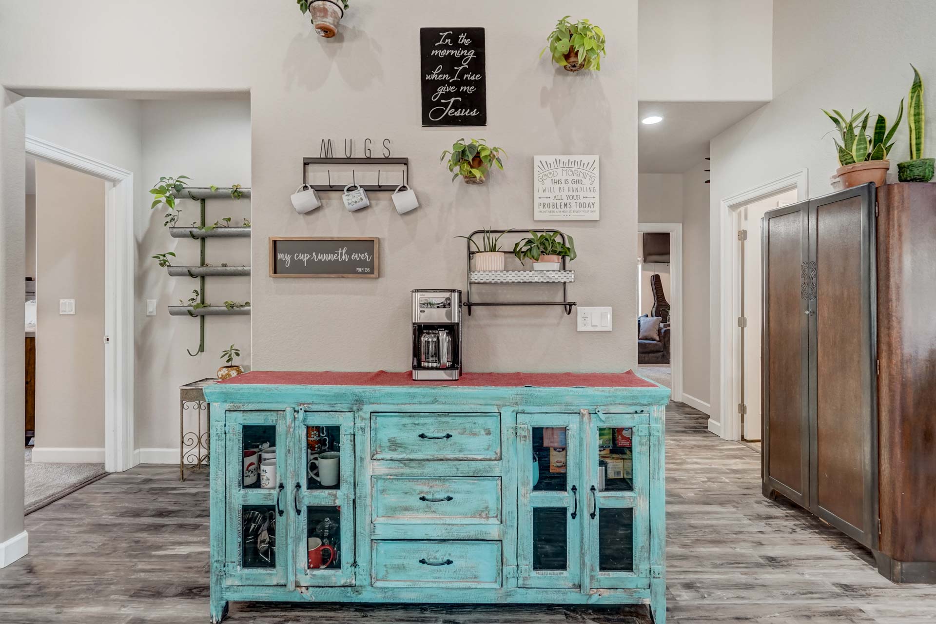 1358 Ridgestone Dr presented by Thetford Team Real Estate FēD