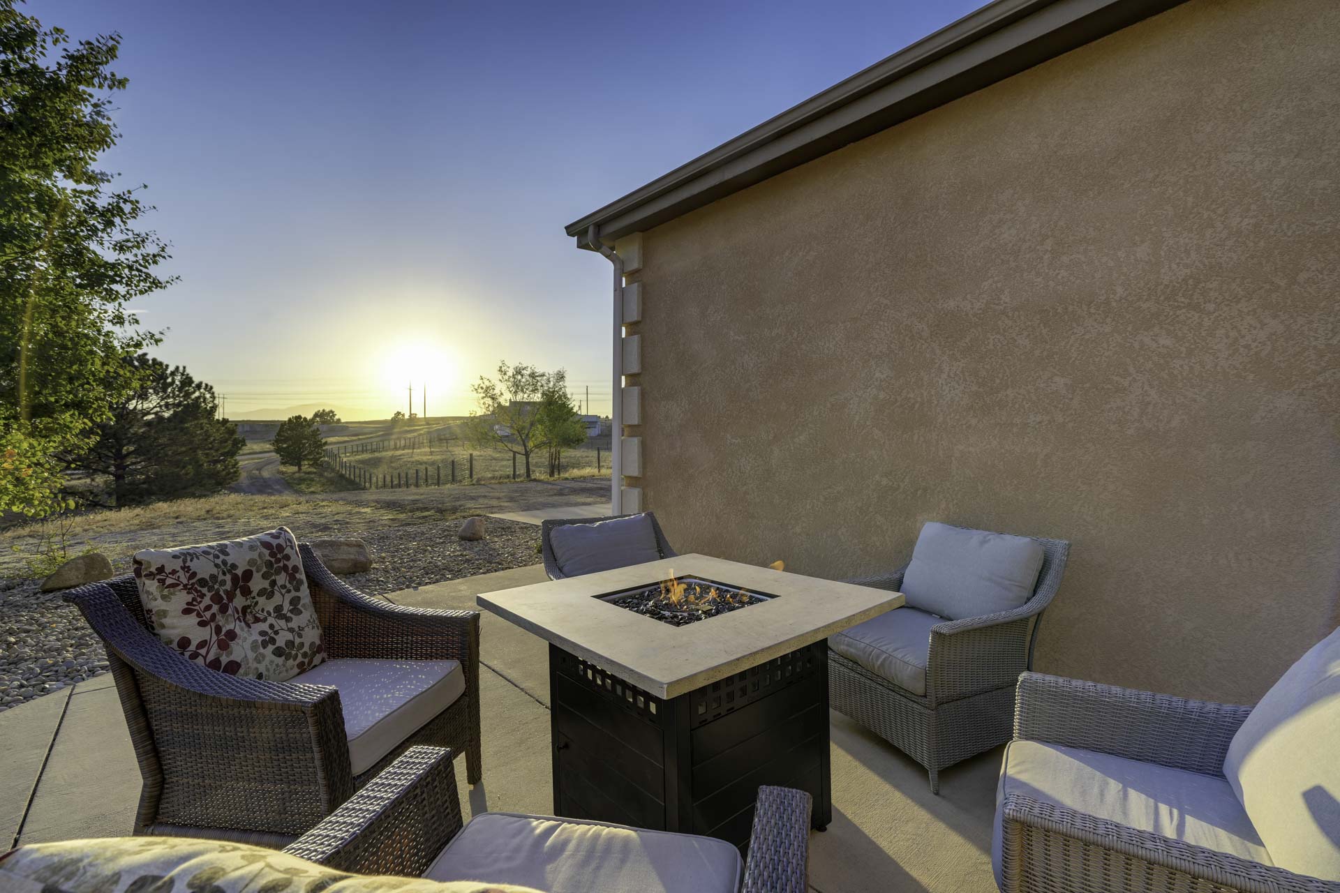 10575 Snowbrush Dr presented by Nicole Jacobs FēD