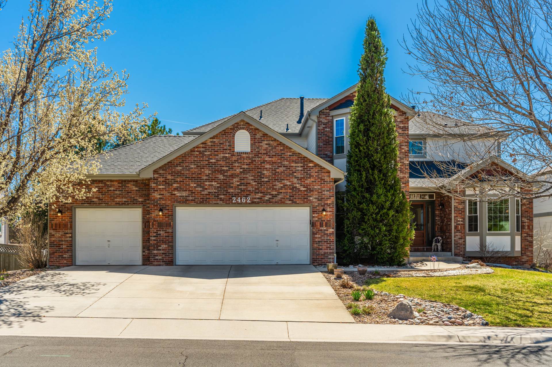 2462 W Peakview Ct presented by Brian Grimm – FēD