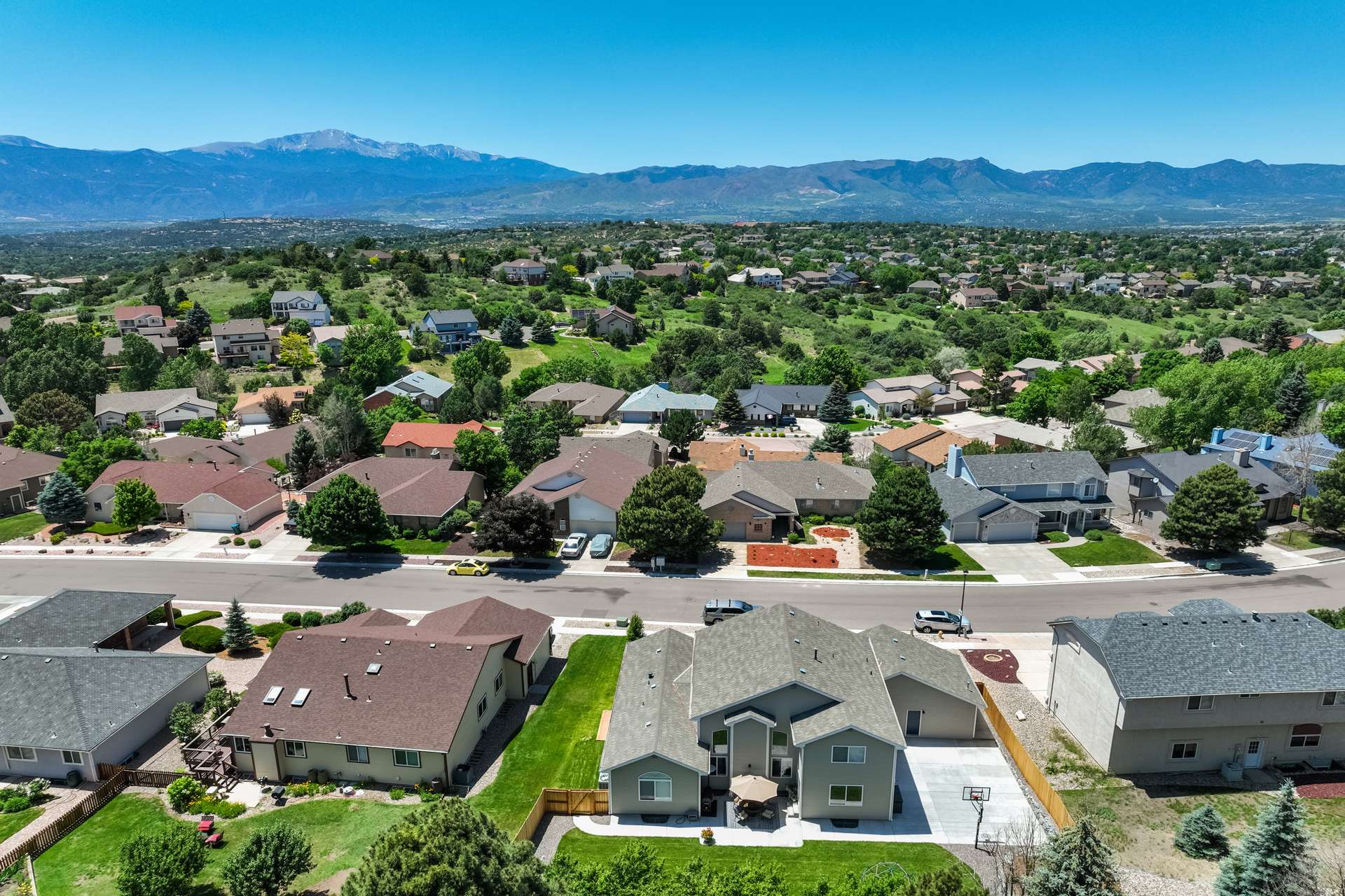 5455 Saddle Rock Rd presented by Genesis Group – FēD