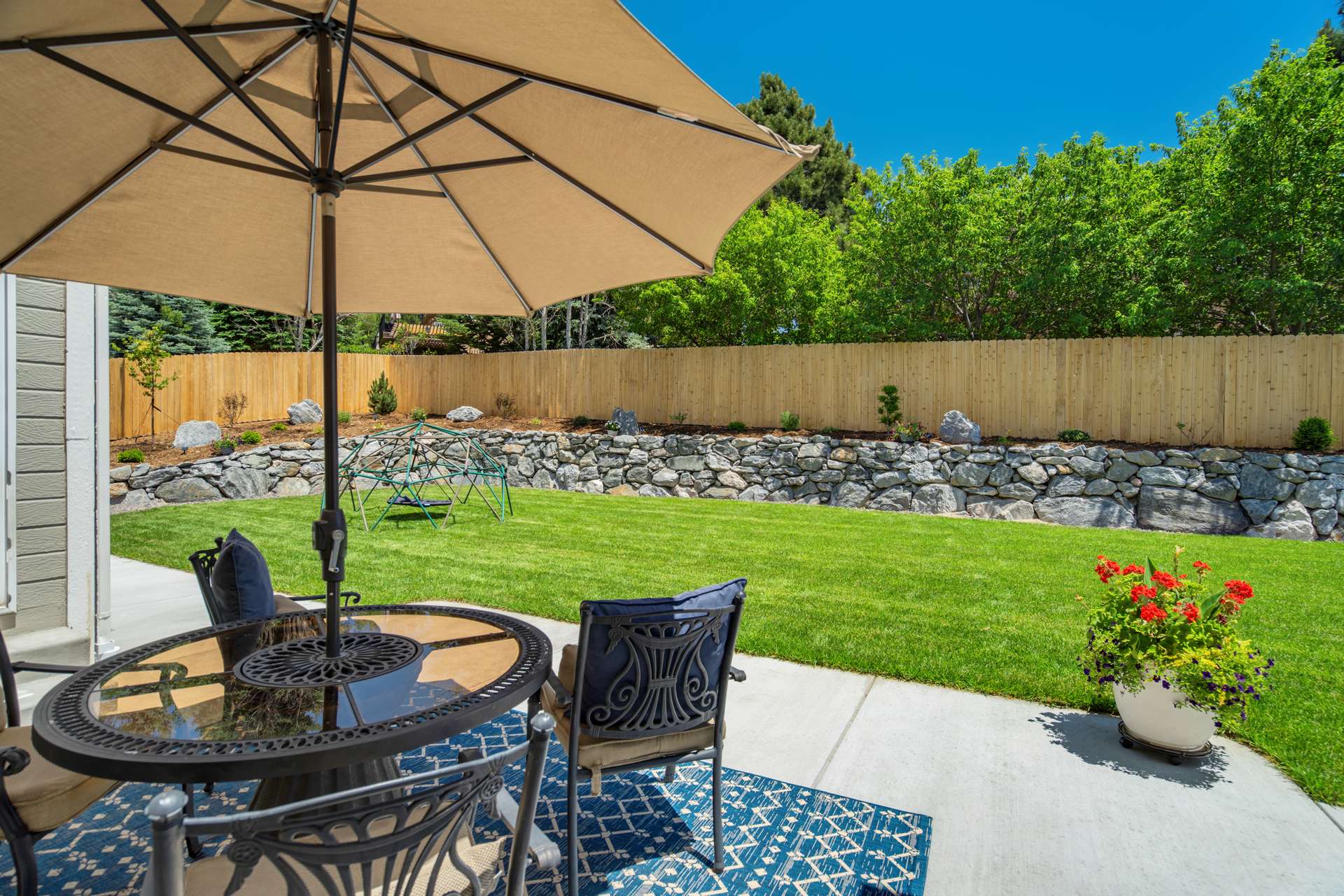 5455 Saddle Rock Rd presented by Genesis Group – FēD