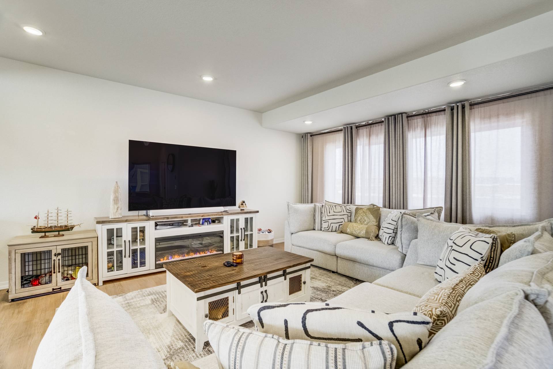 7732 Carabiner Vw presented by Jessy Velez-Delacruz – FēD